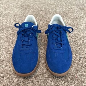 Converse Women’s Blue Suede Sneakers
